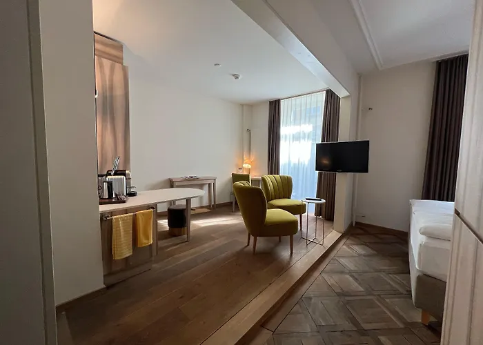 Platzhirsch - Downtown Boutique & Sushi Lounge Szálloda Zürich