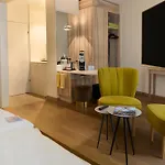 فندق Platzhirsch - Downtown Boutique & Sushi Lounge 3*