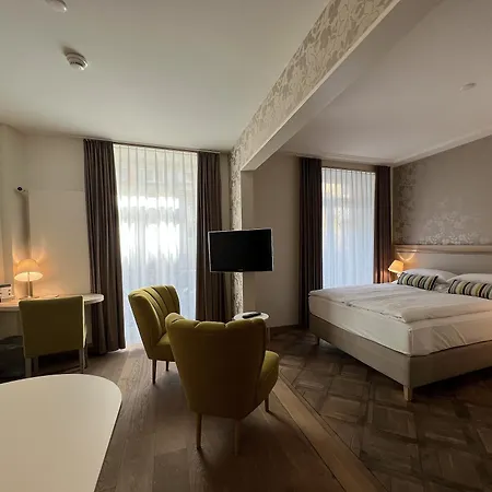 Hotell Platzhirsch - Downtown Boutique & Sushi Lounge Zürich