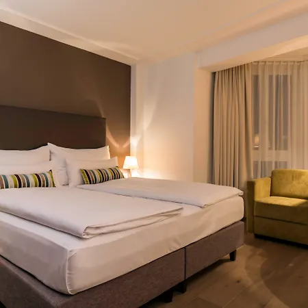 Platzhirsch - Downtown Boutique & Sushi Lounge Отель 3*