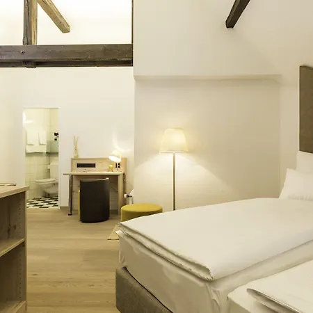 Отель Platzhirsch - Downtown Boutique & Sushi Lounge 3*