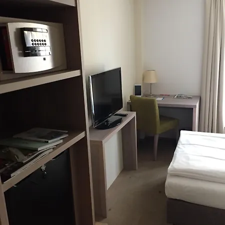 Hotel Platzhirsch - Downtown Boutique Hotel&sushi Lounge 3*