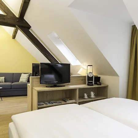 Platzhirsch - Downtown Boutique & Sushi Lounge Отель 3*