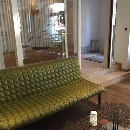 Platzhirsch - Downtown Boutique & Sushi Lounge Отель 3*