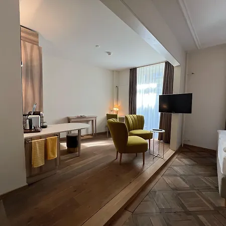 Platzhirsch - Downtown Boutique & Sushi Lounge Отель Цюрих