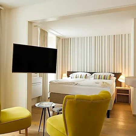 Platzhirsch - Downtown Boutique & Sushi Lounge Отель 3*