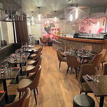 Platzhirsch - Downtown Boutique & Sushi Lounge Отель