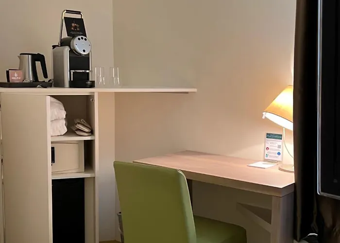 Platzhirsch - Downtown Boutique & Sushi Lounge Готель 3*