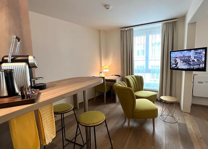 Готель Platzhirsch - Downtown Boutique & Sushi Lounge