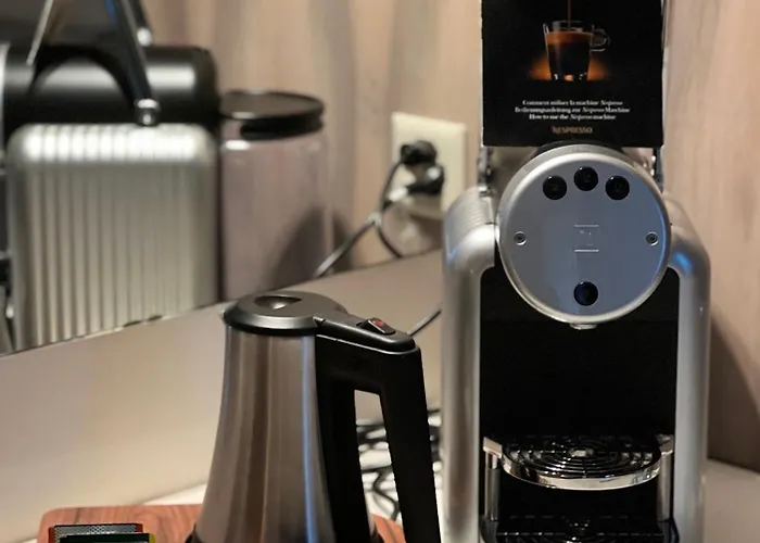 Готель Platzhirsch - Downtown Boutique & Sushi Lounge