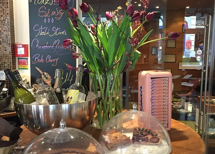 Готель Platzhirsch - Downtown Boutique & Sushi Lounge