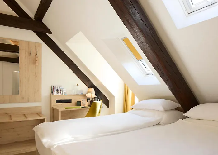 Hotell Platzhirsch - Downtown Boutique & Sushi Lounge