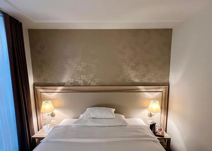 Platzhirsch - Downtown Boutique & Sushi Lounge Hotell Zürich