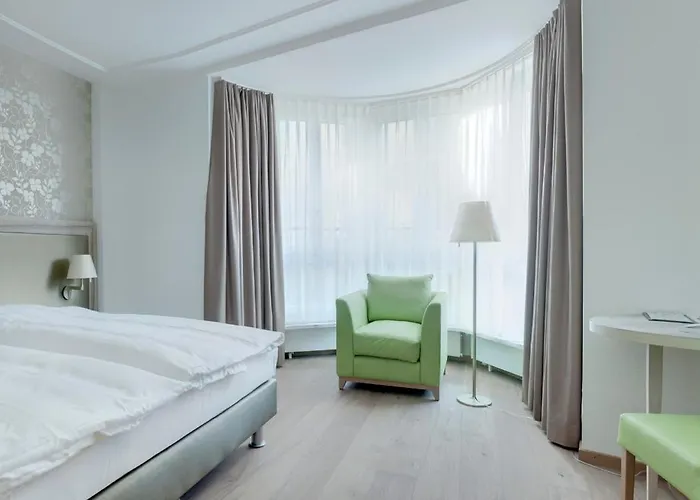 Platzhirsch - Downtown Boutique & Sushi Lounge Отель 3*