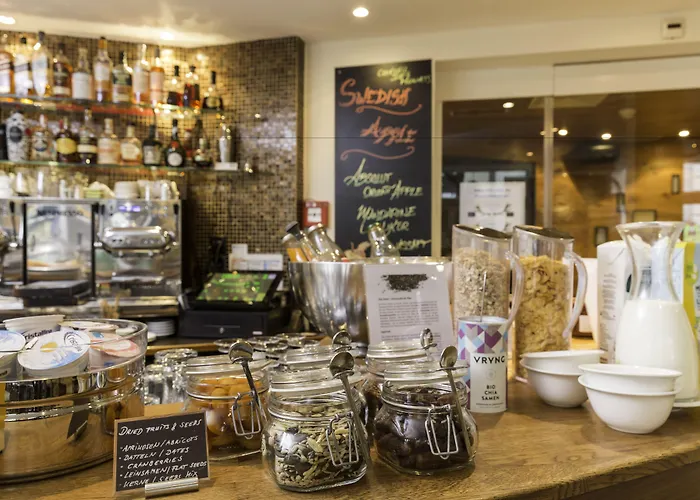 Отель Platzhirsch - Downtown Boutique & Sushi Lounge