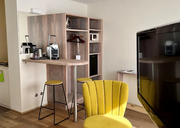 Platzhirsch - Downtown Boutique & Sushi Lounge Цюрих