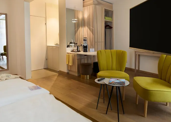 Hotel Platzhirsch - Downtown Boutique & Sushi Lounge 3*