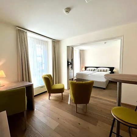 Hotel Platzhirsch - Downtown Boutique & Sushi Lounge 3*